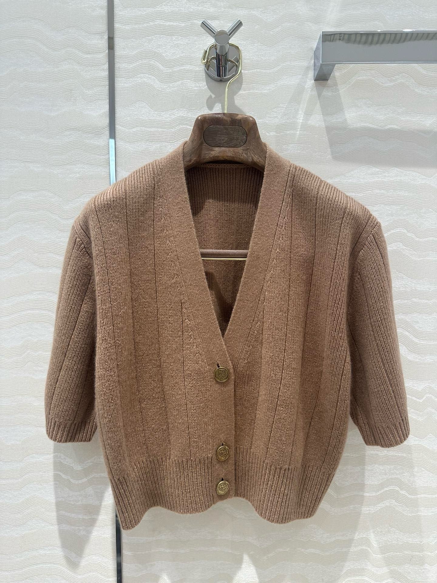 Cashmere cardigan skirt set