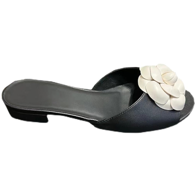 Small Chanel style beach sandals