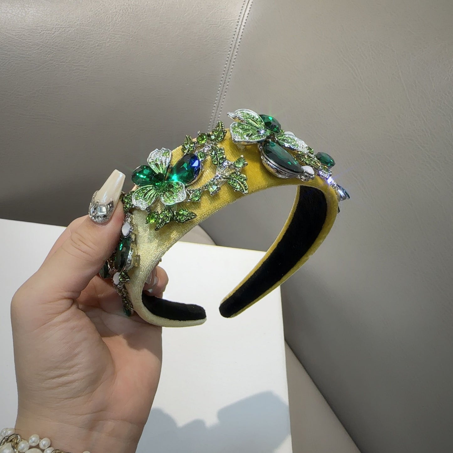 Ladylike and high-end rhinestone hair accessories