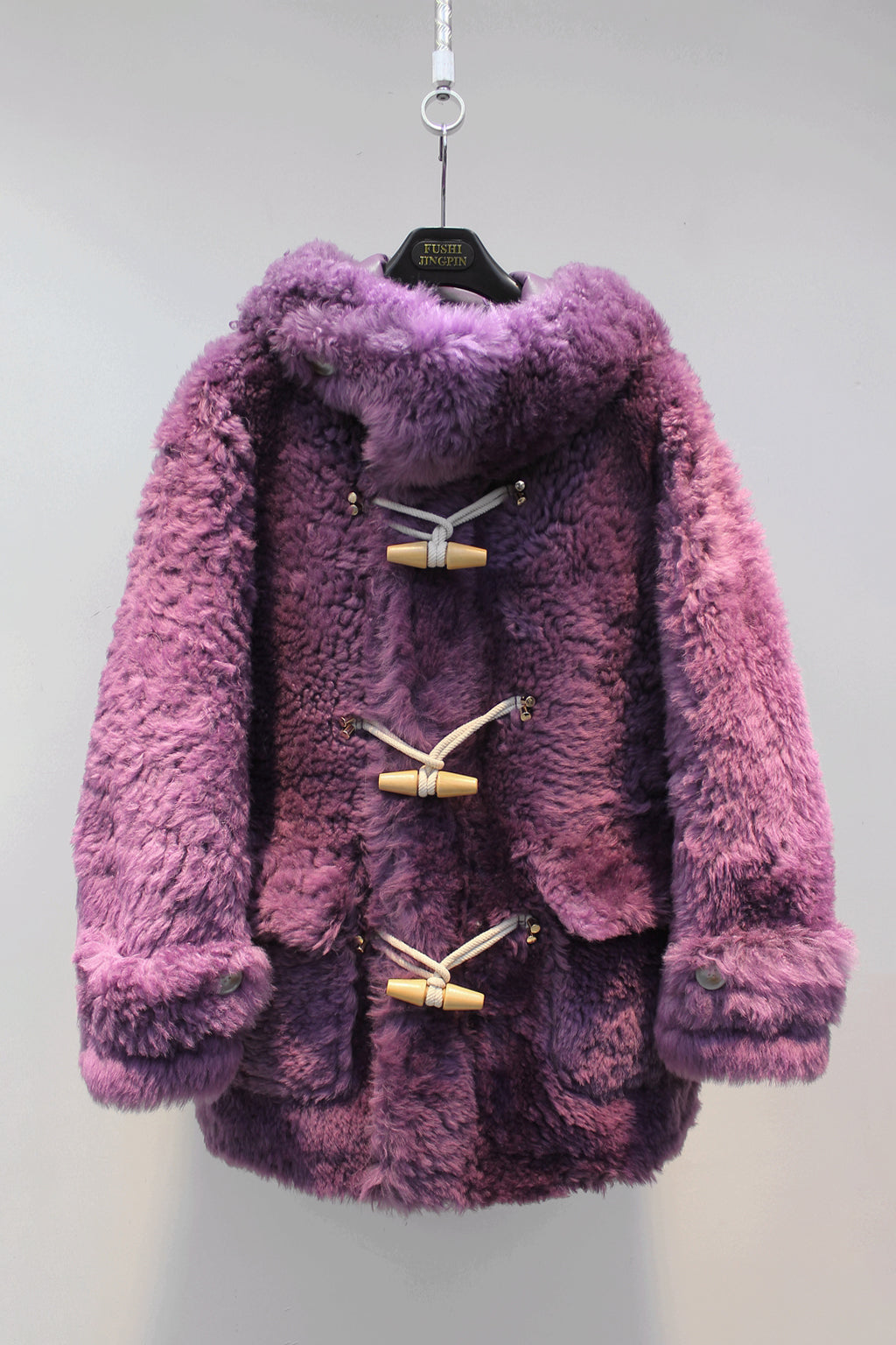 Lcelandic imported sheepskin one-piece hooded horn buckle fur jacket
