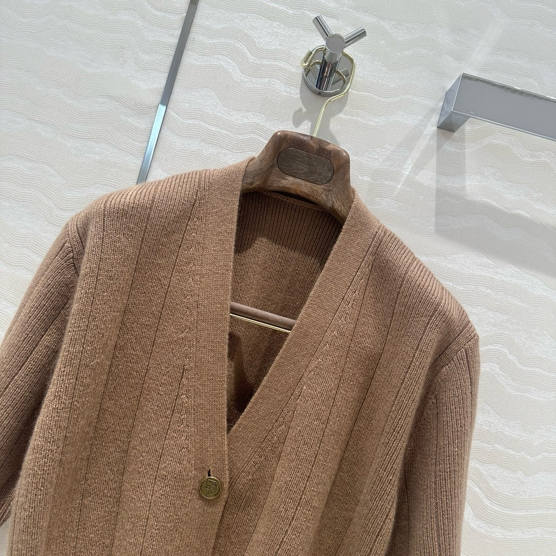 Cashmere cardigan skirt set