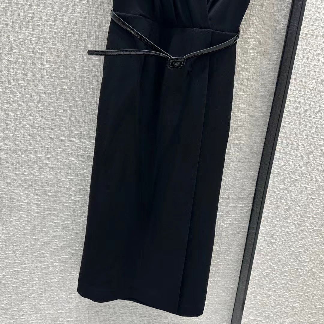 Deep V-neck waist dress