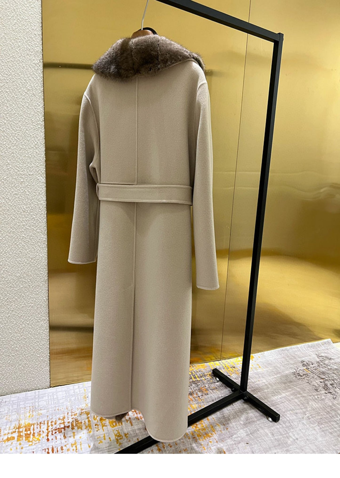 Double-faced cashmere coat with mink fur collar