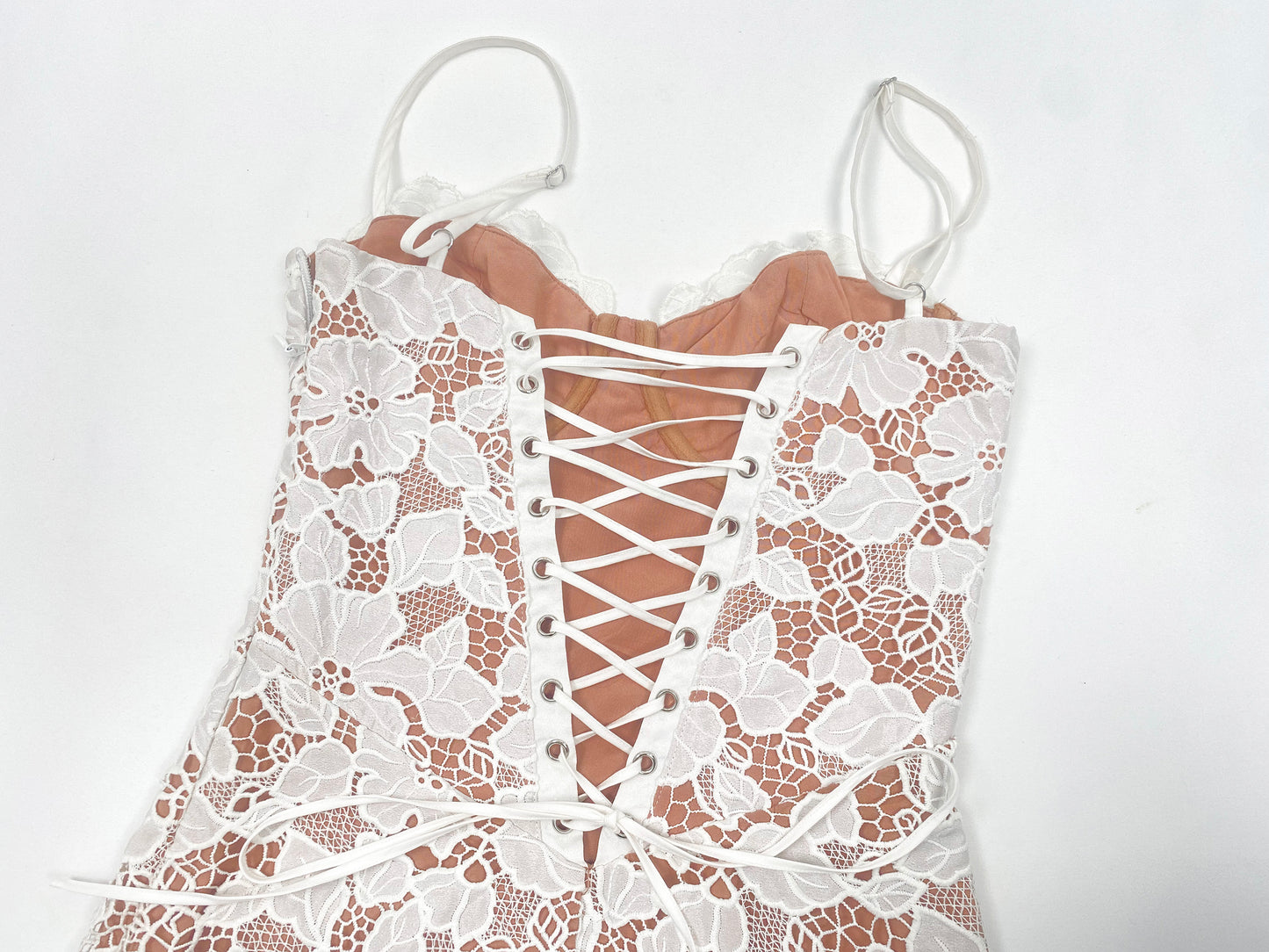 Lace pattern tube top suspender dress