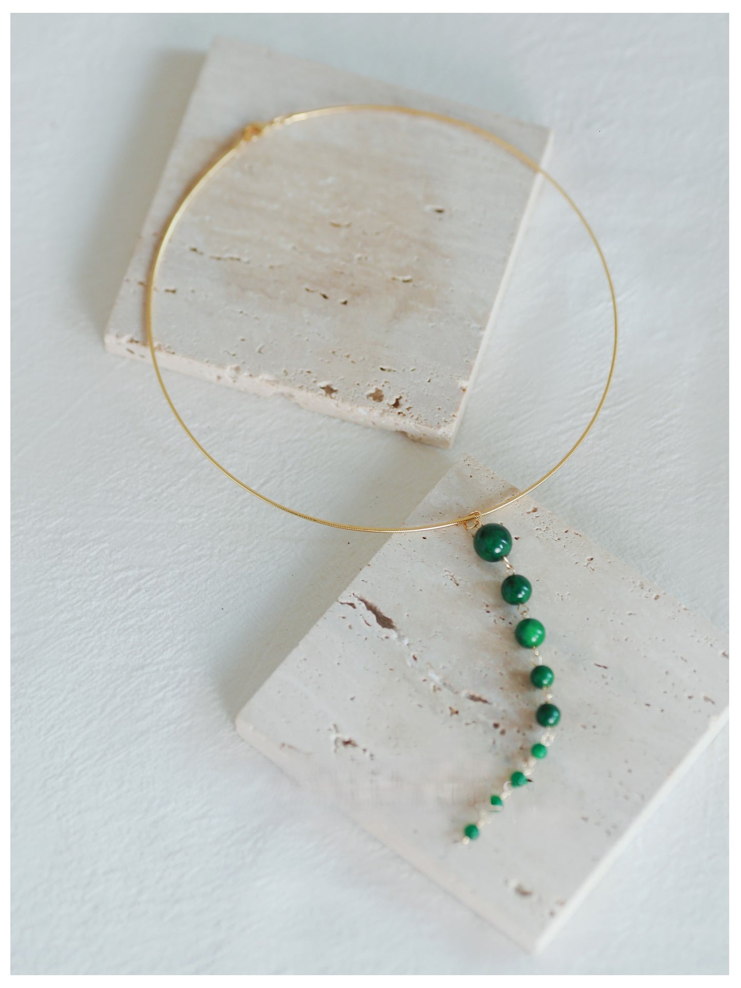 Vintage necklace necklace original design green stone pendant