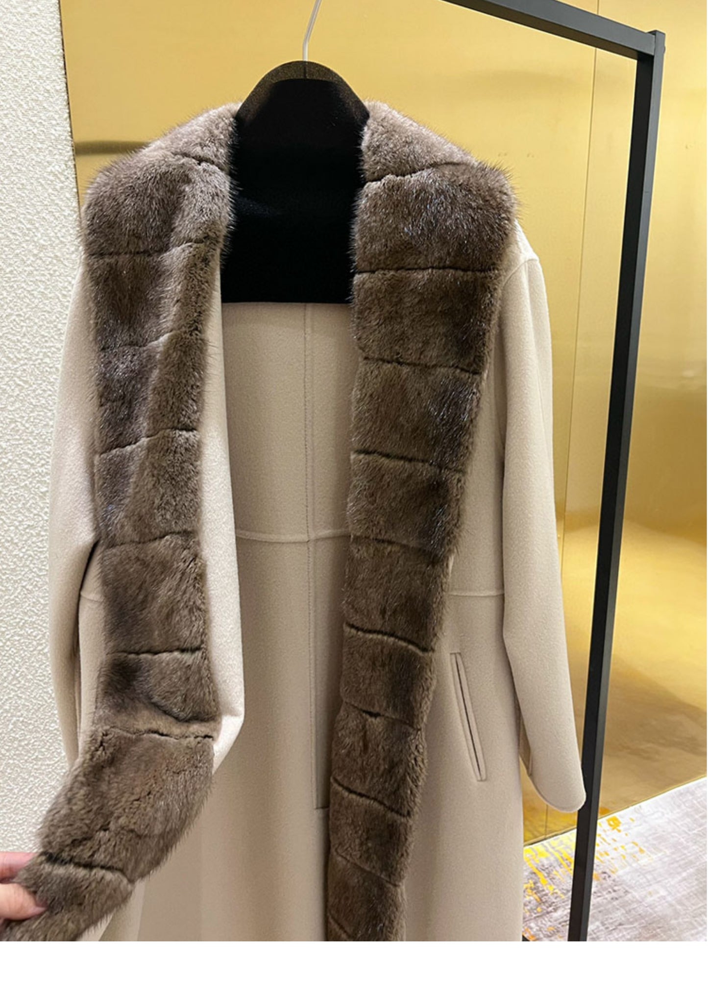 Double-faced cashmere coat with mink fur collar
