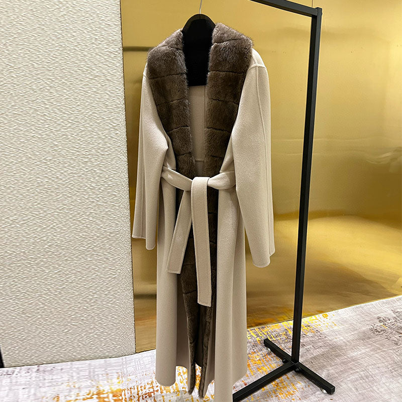 Double-faced cashmere coat with mink fur collar