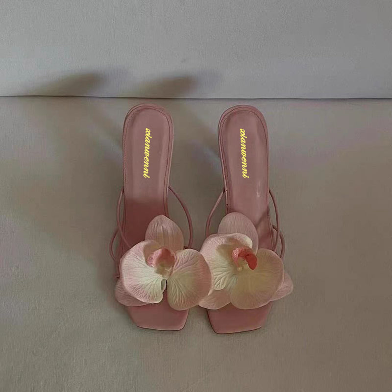New flower-decorated thong high-heeled sandals