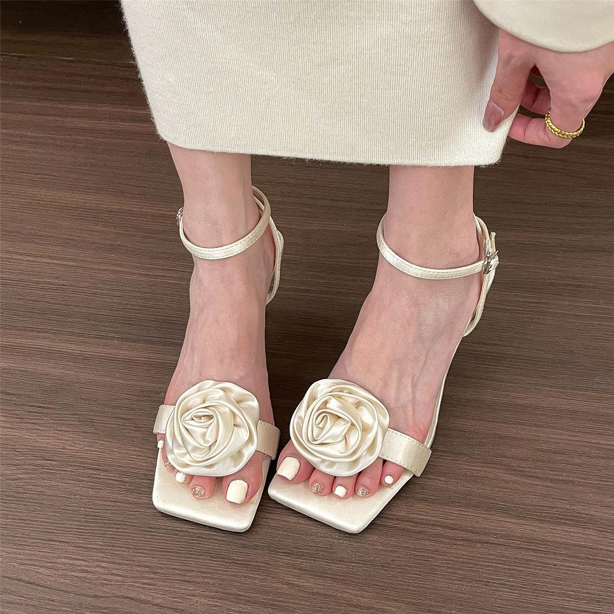 Square toe flower strap stiletto high heels