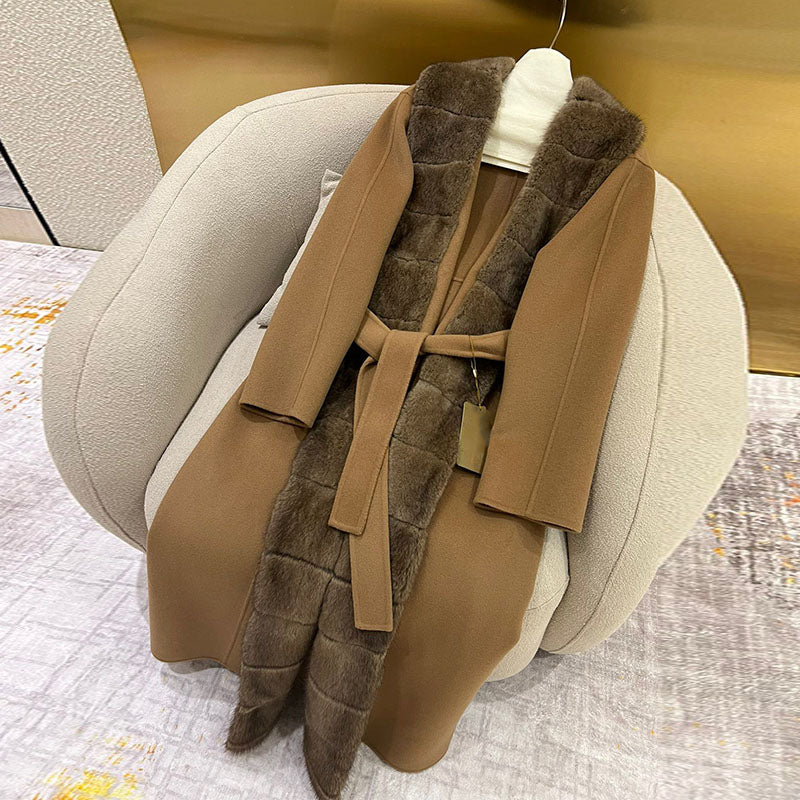 Double-faced cashmere coat with mink fur collar