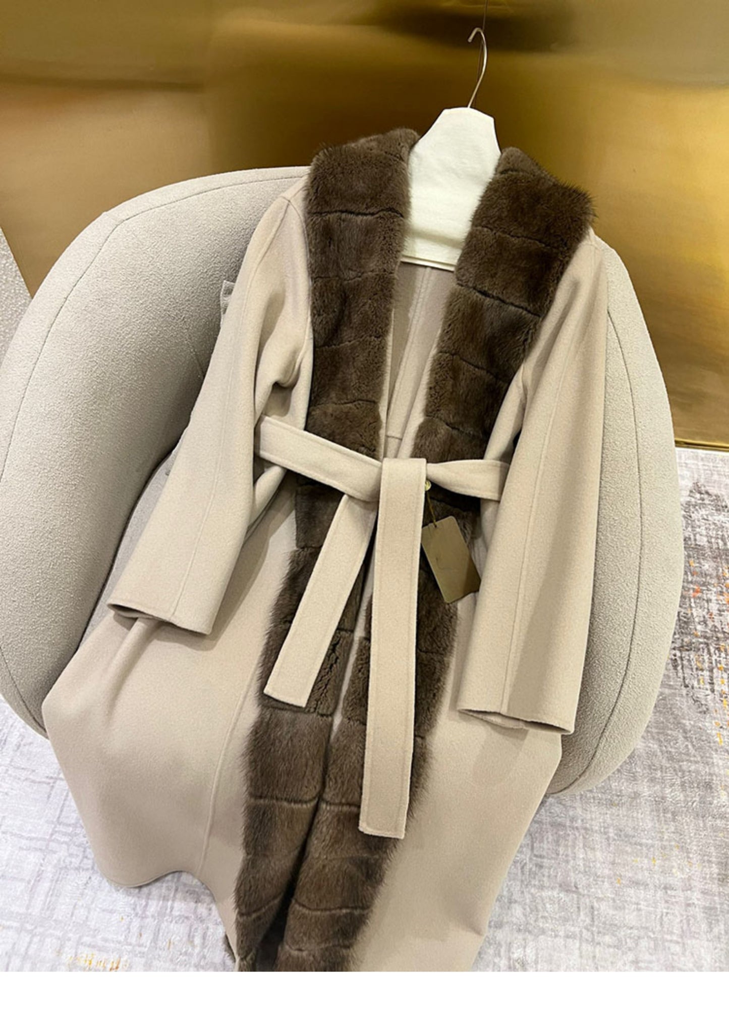 Double-faced cashmere coat with mink fur collar