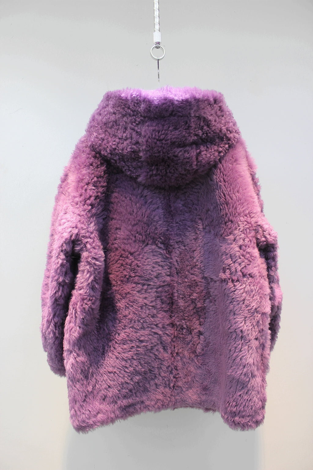 Lcelandic imported sheepskin one-piece hooded horn buckle fur jacket