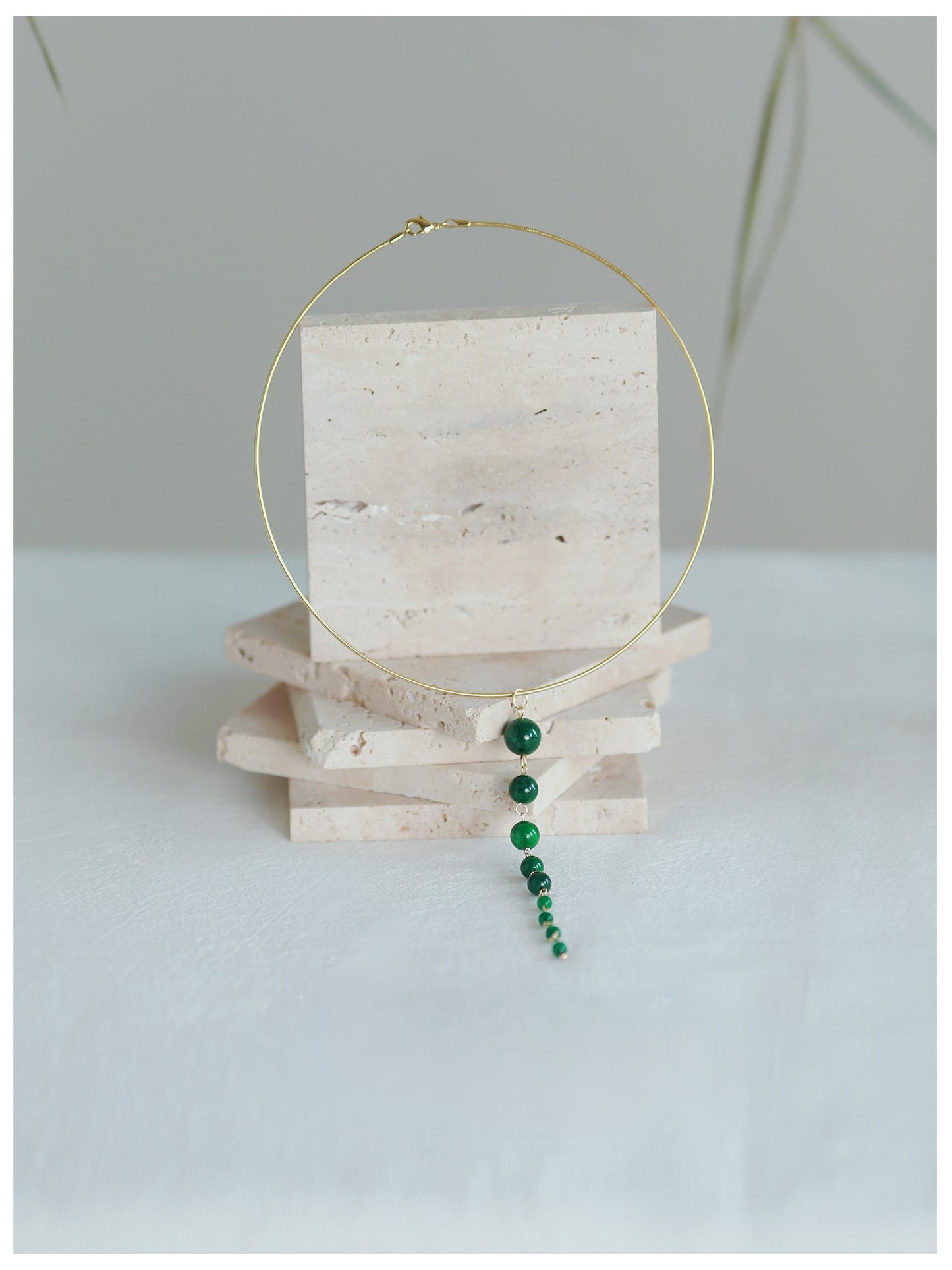 Vintage necklace necklace original design green stone pendant