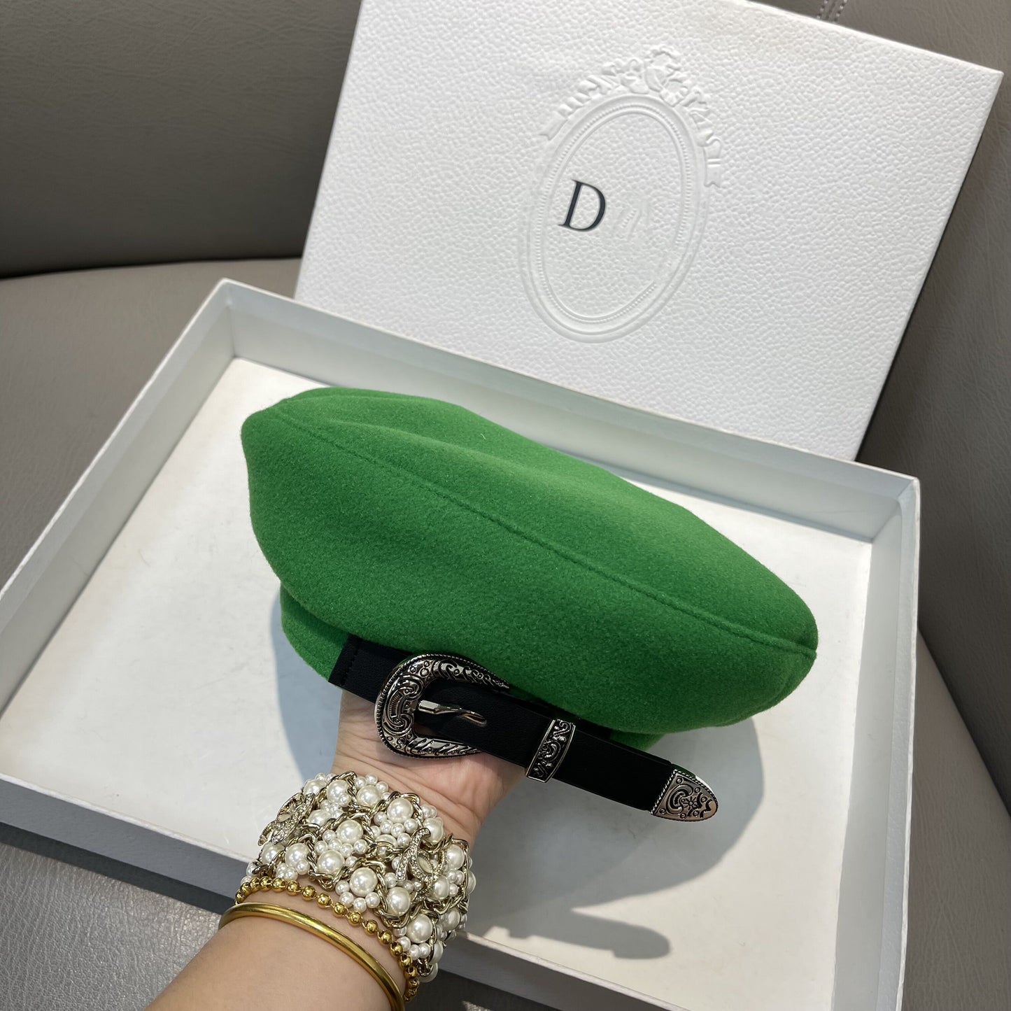 European and American style belt decorated beret