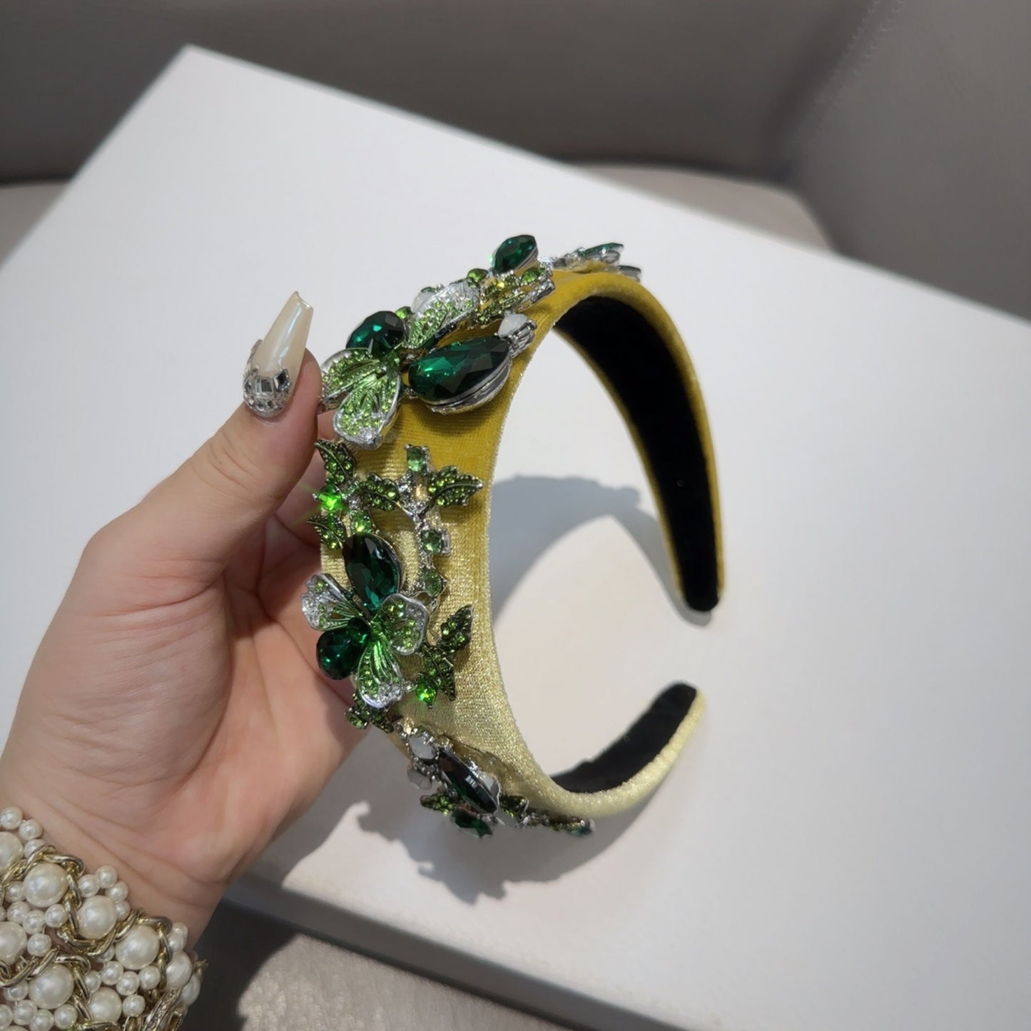 Ladylike and high-end rhinestone hair accessories