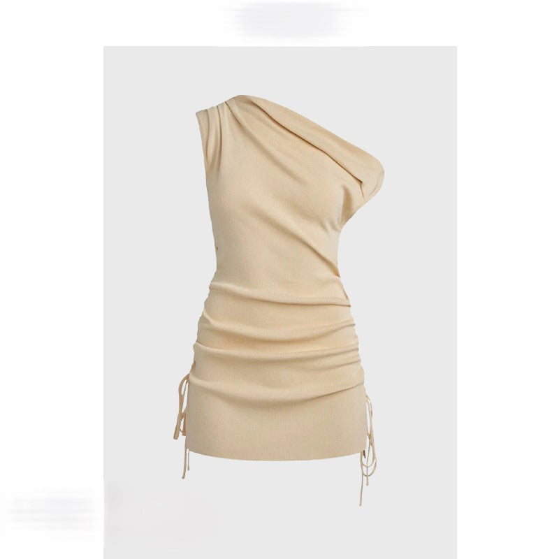Off-shoulder suspender dress with ladylike temperament and hot girl style
