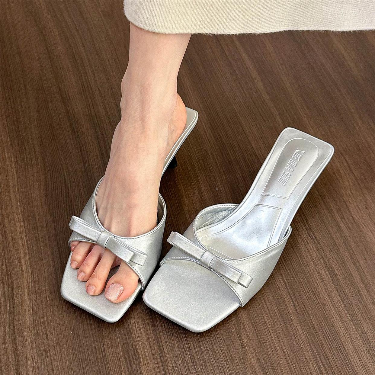 Lilac bow sandals