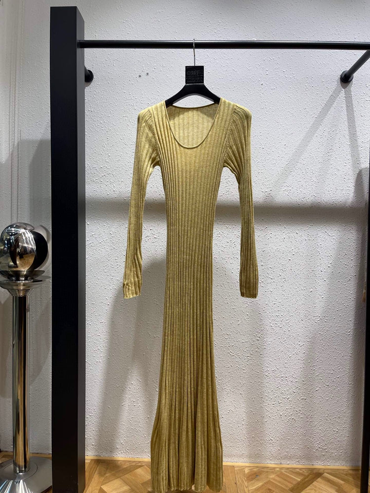 Round neck slim fit long knitted dress