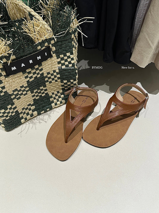 Korean style simple flip flops