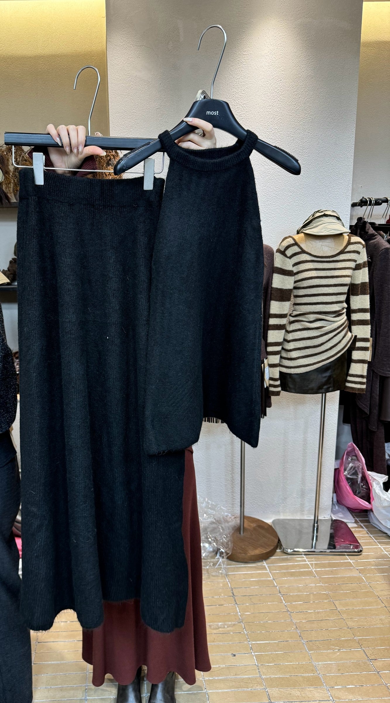 Sleeveless knitted vest + skirt two-piece set