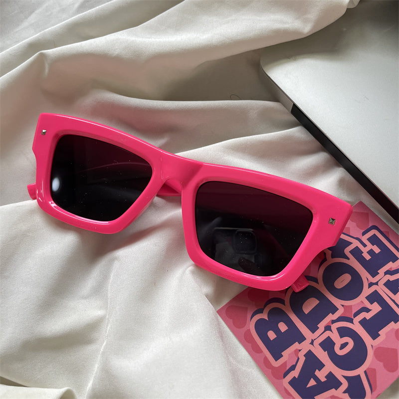 European and American street love pink sunglasses