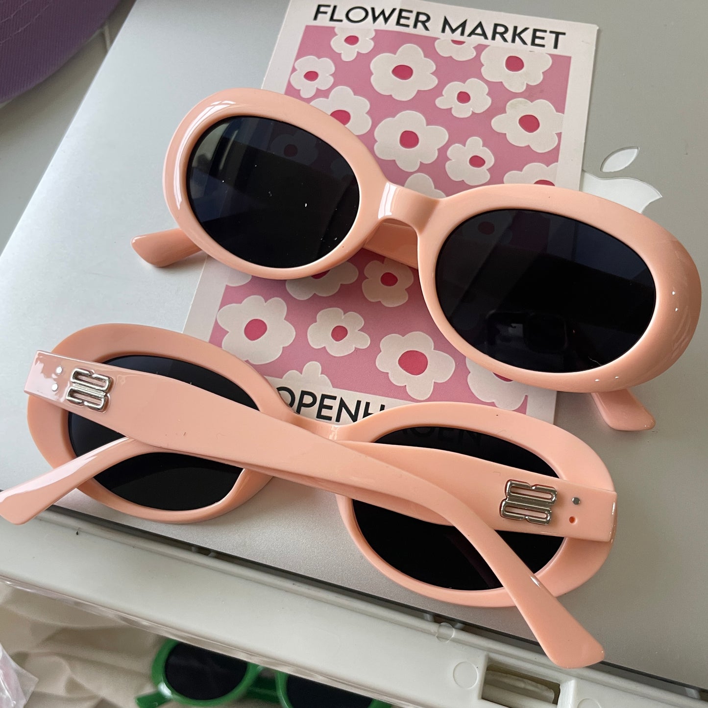 European and American street love pink sunglasses