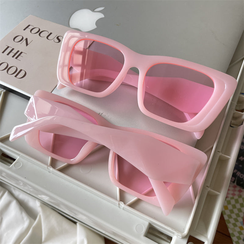 European and American street love pink sunglasses