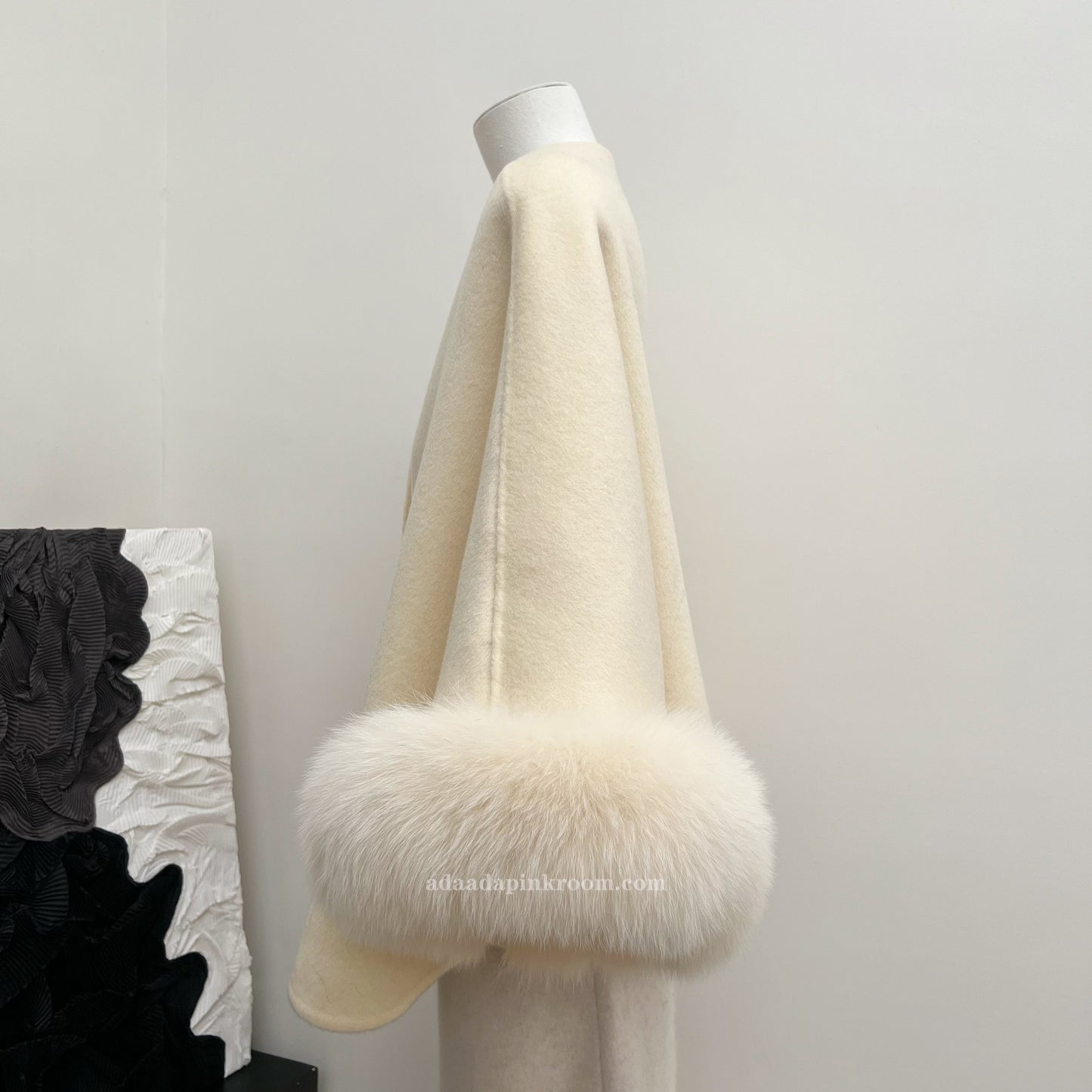 Fox fur cape short coat