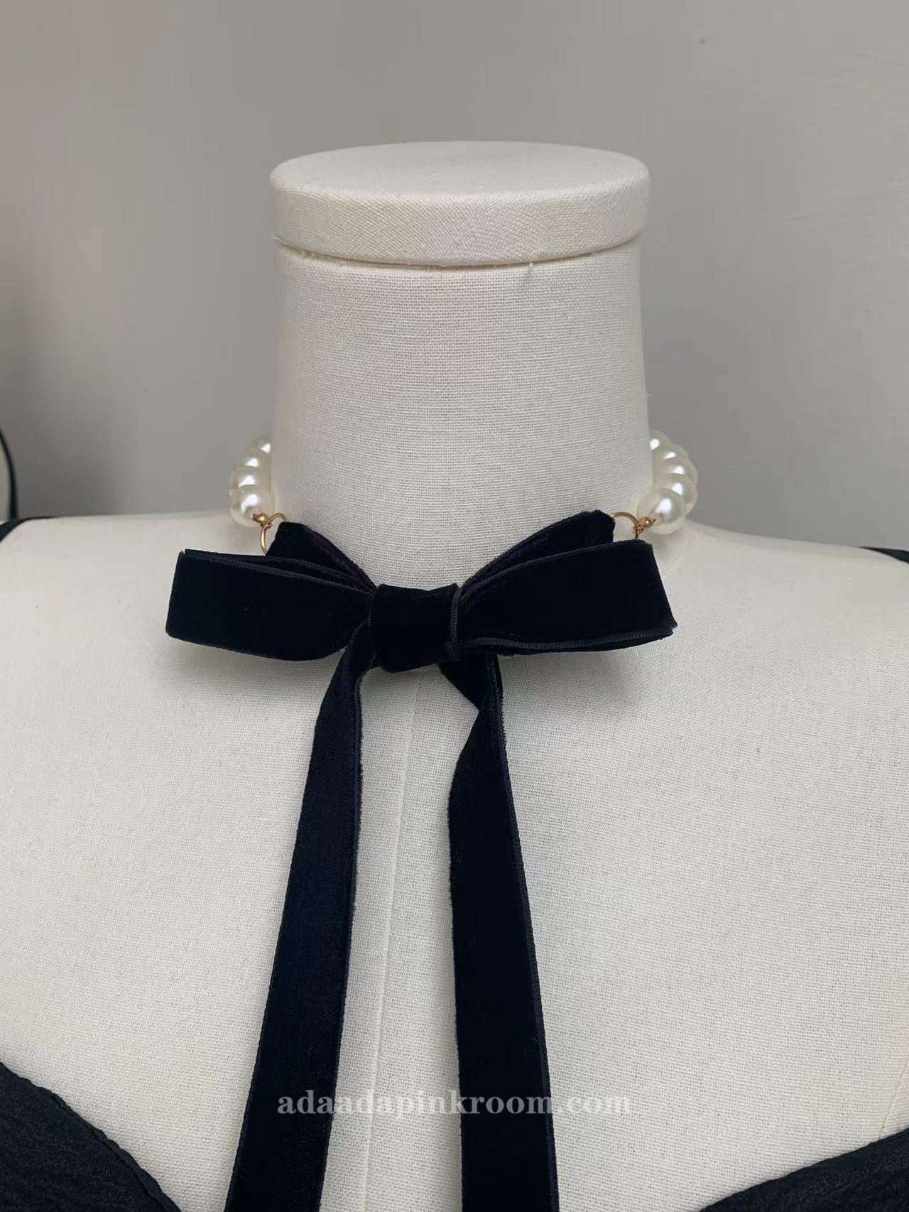 Pearl Velvet Necklace Bow