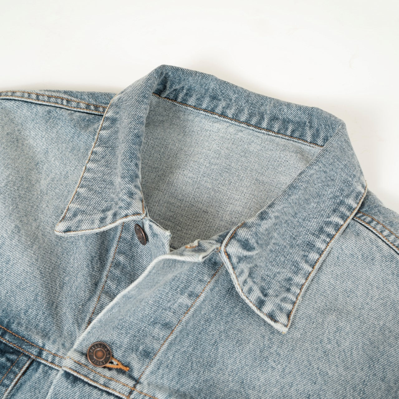 Short denim jacket