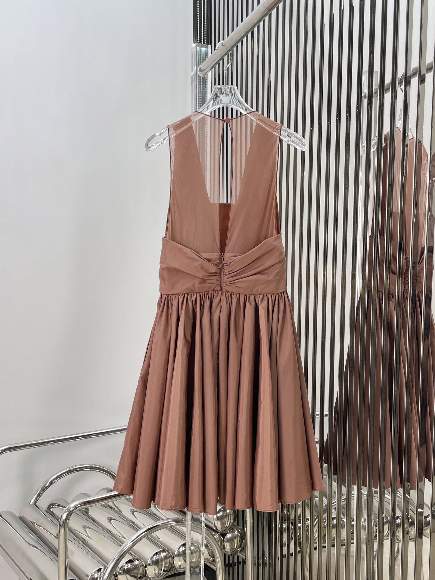 Halter neck pleated dress