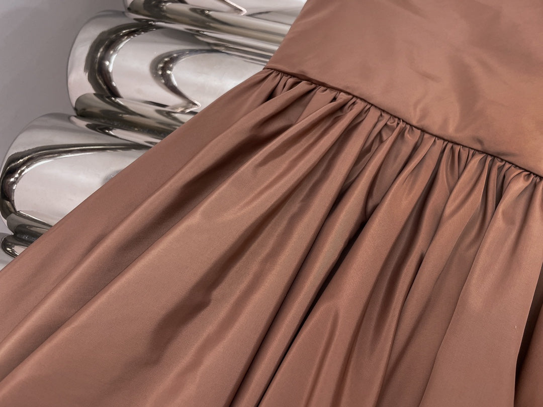 Halter neck pleated dress