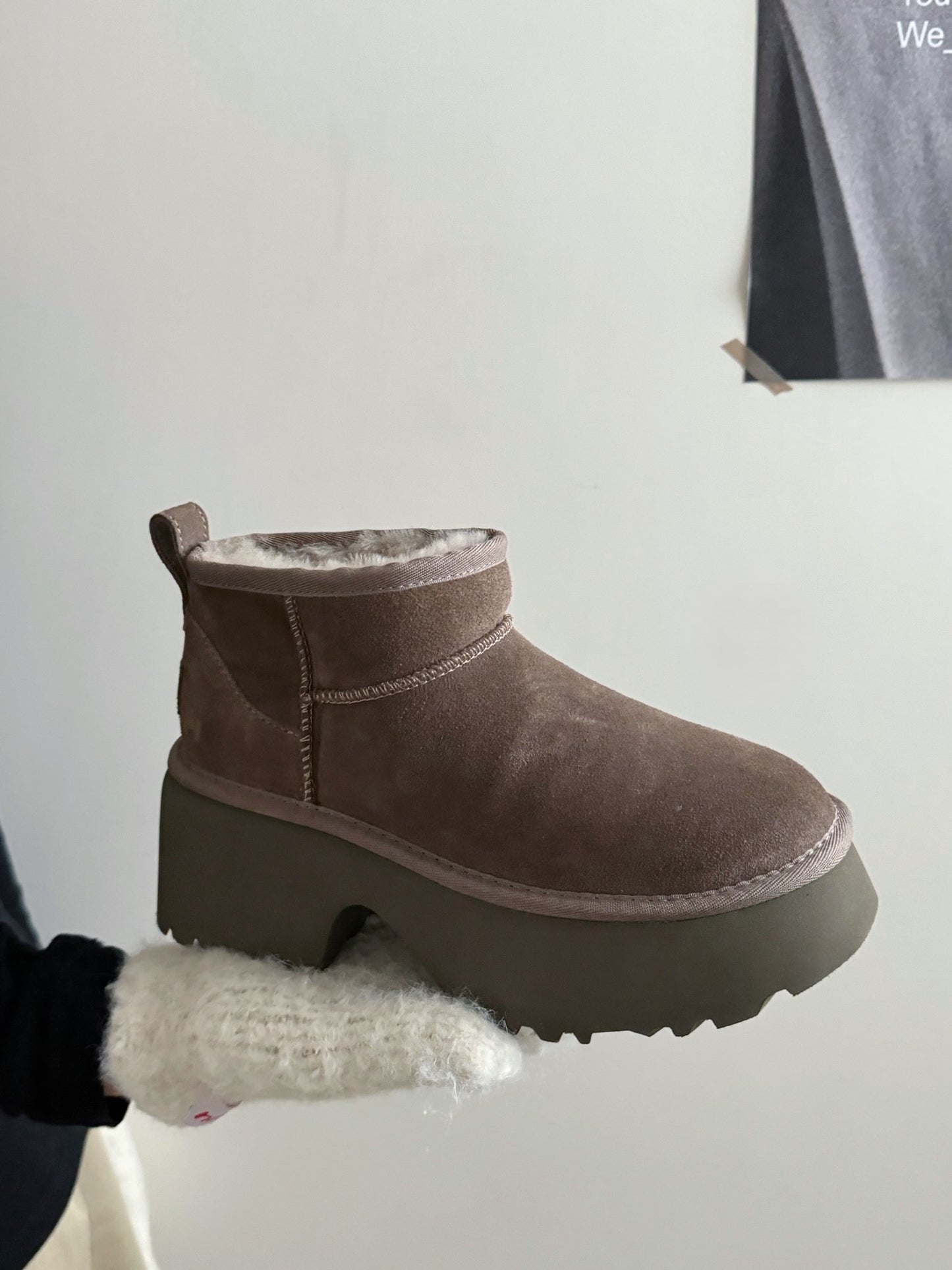Mermaid wedge snow boots