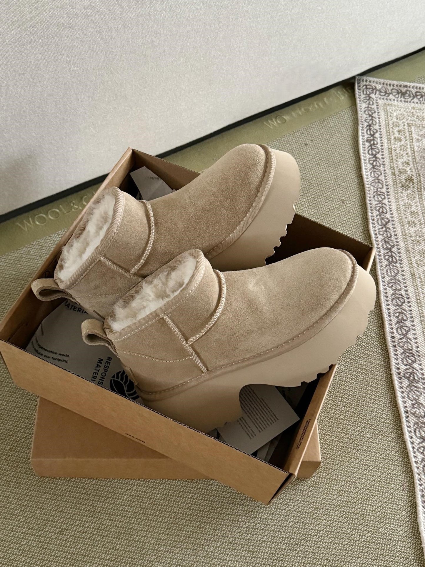 Mermaid wedge snow boots