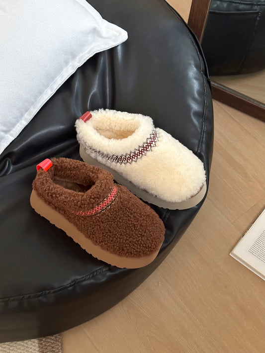 Mini snow boots
