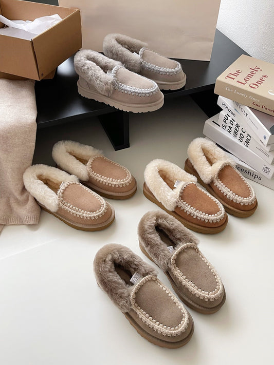 Knitted wool shoes