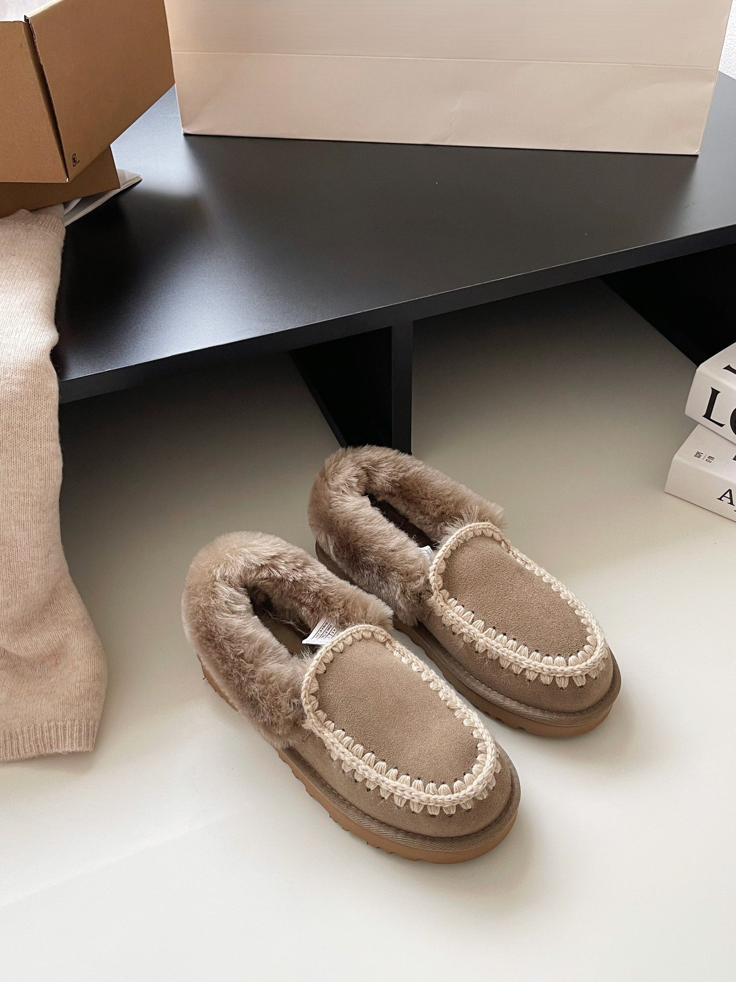 Knitted wool shoes