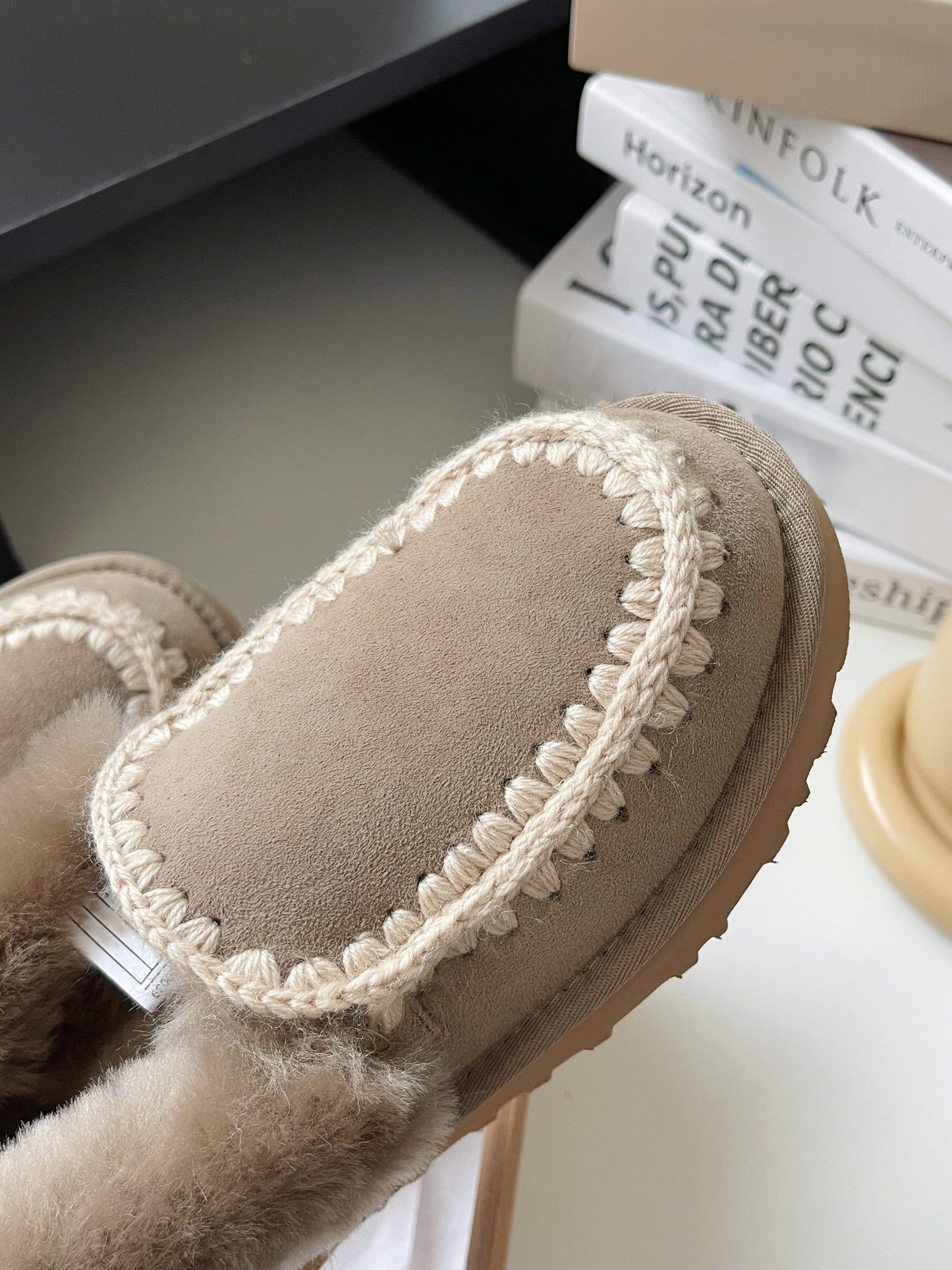 Knitted wool shoes
