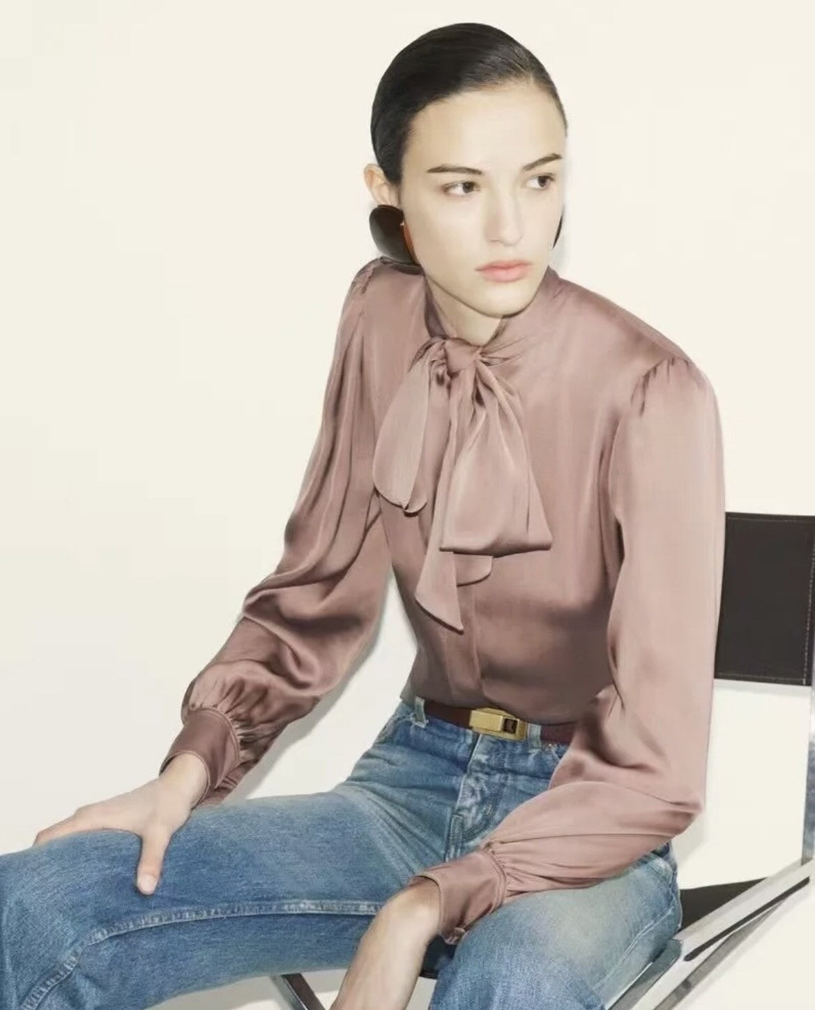Silk shirt with ribbon