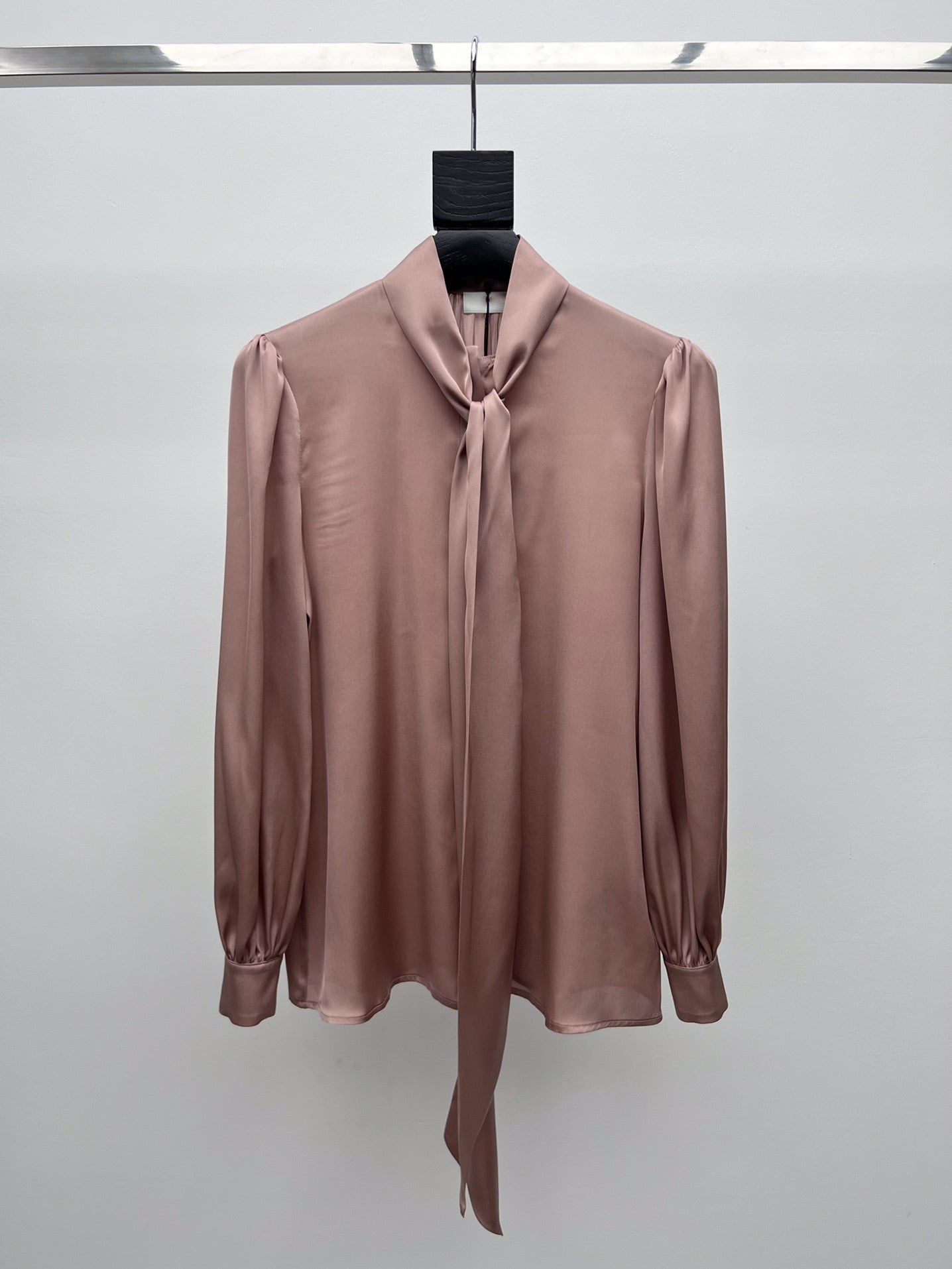 Silk shirt with ribbon