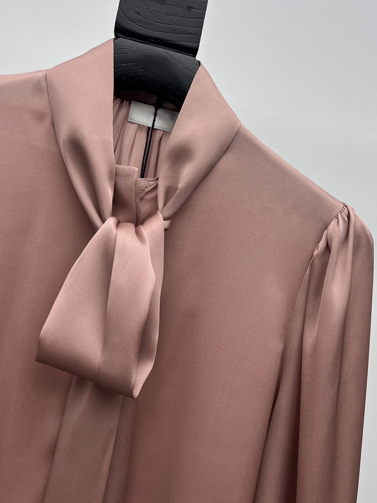 Silk shirt with ribbon