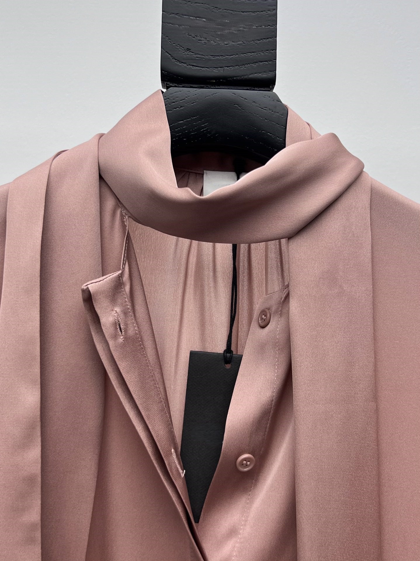 Silk shirt with ribbon