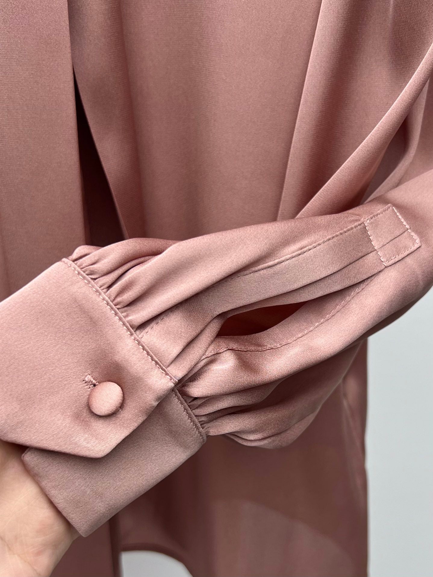 Silk shirt with ribbon
