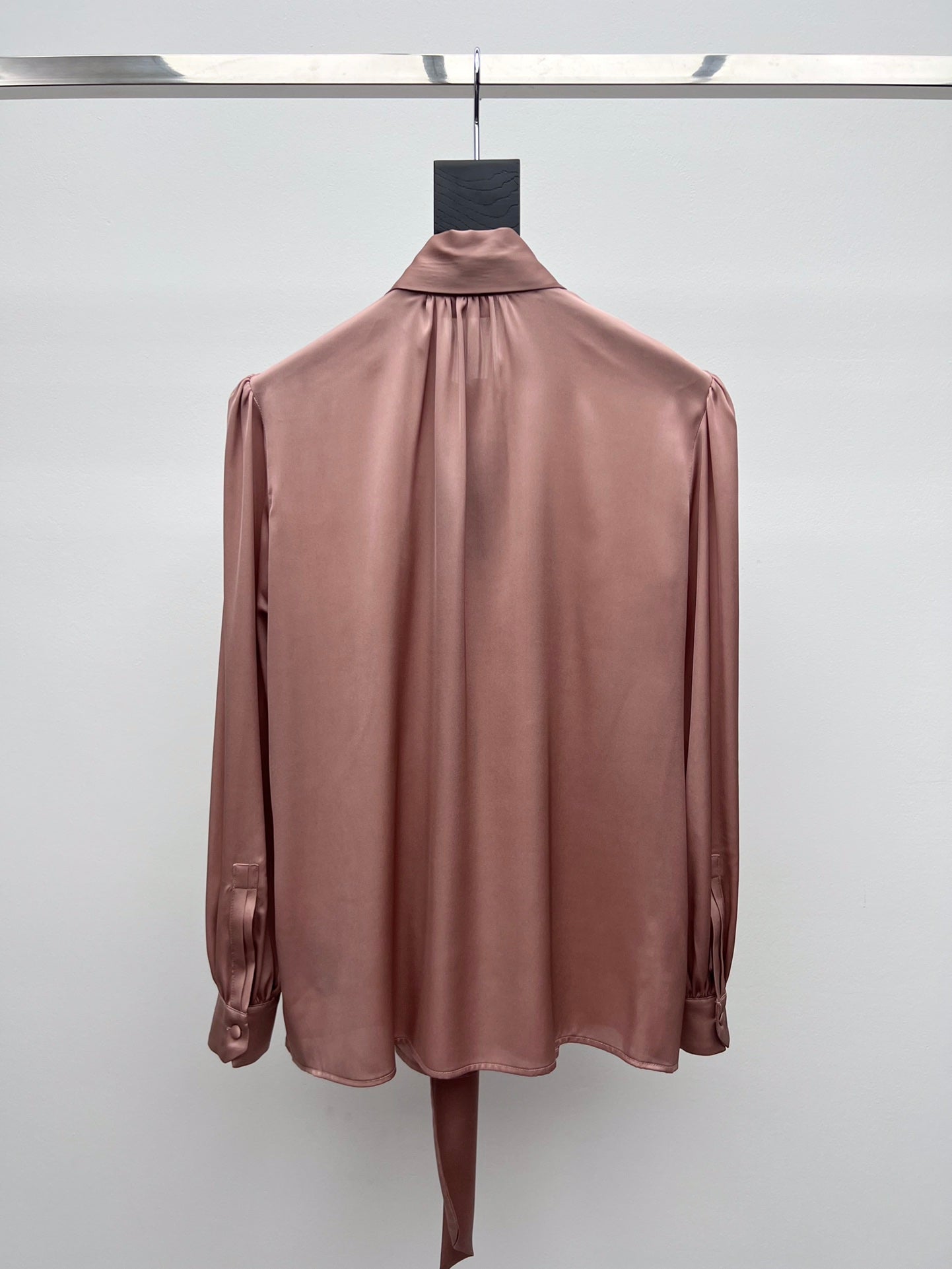 Silk shirt with ribbon