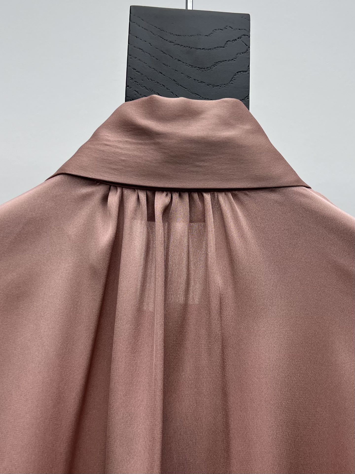 Silk shirt with ribbon