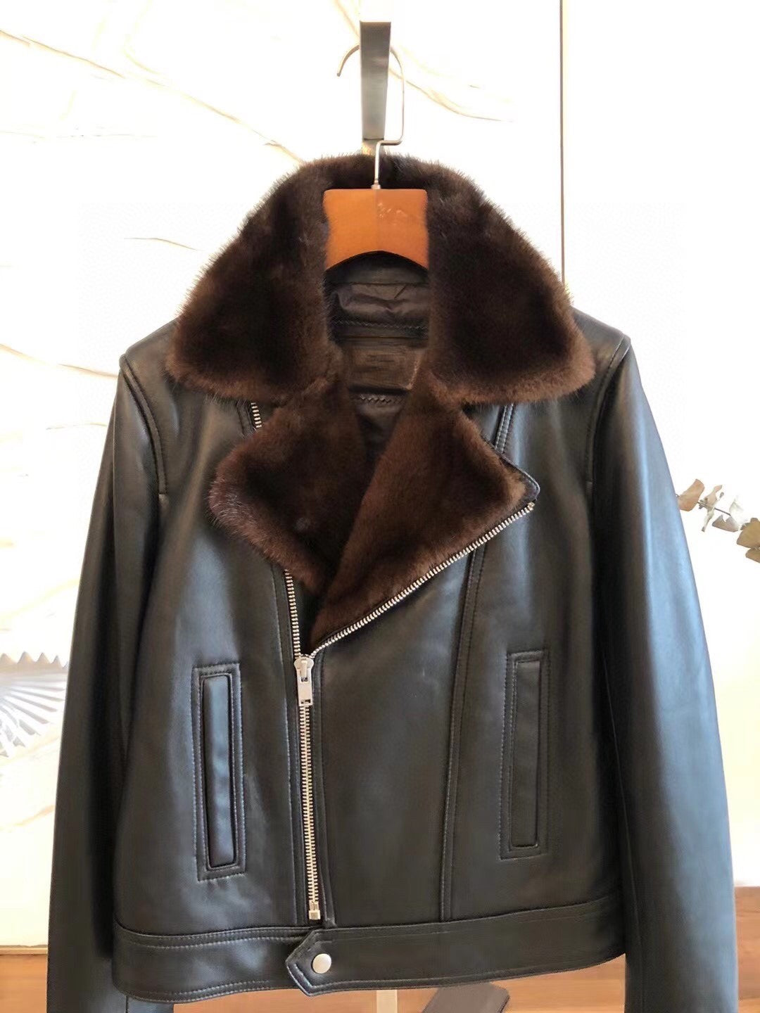 Lambskin jacket with mink collar