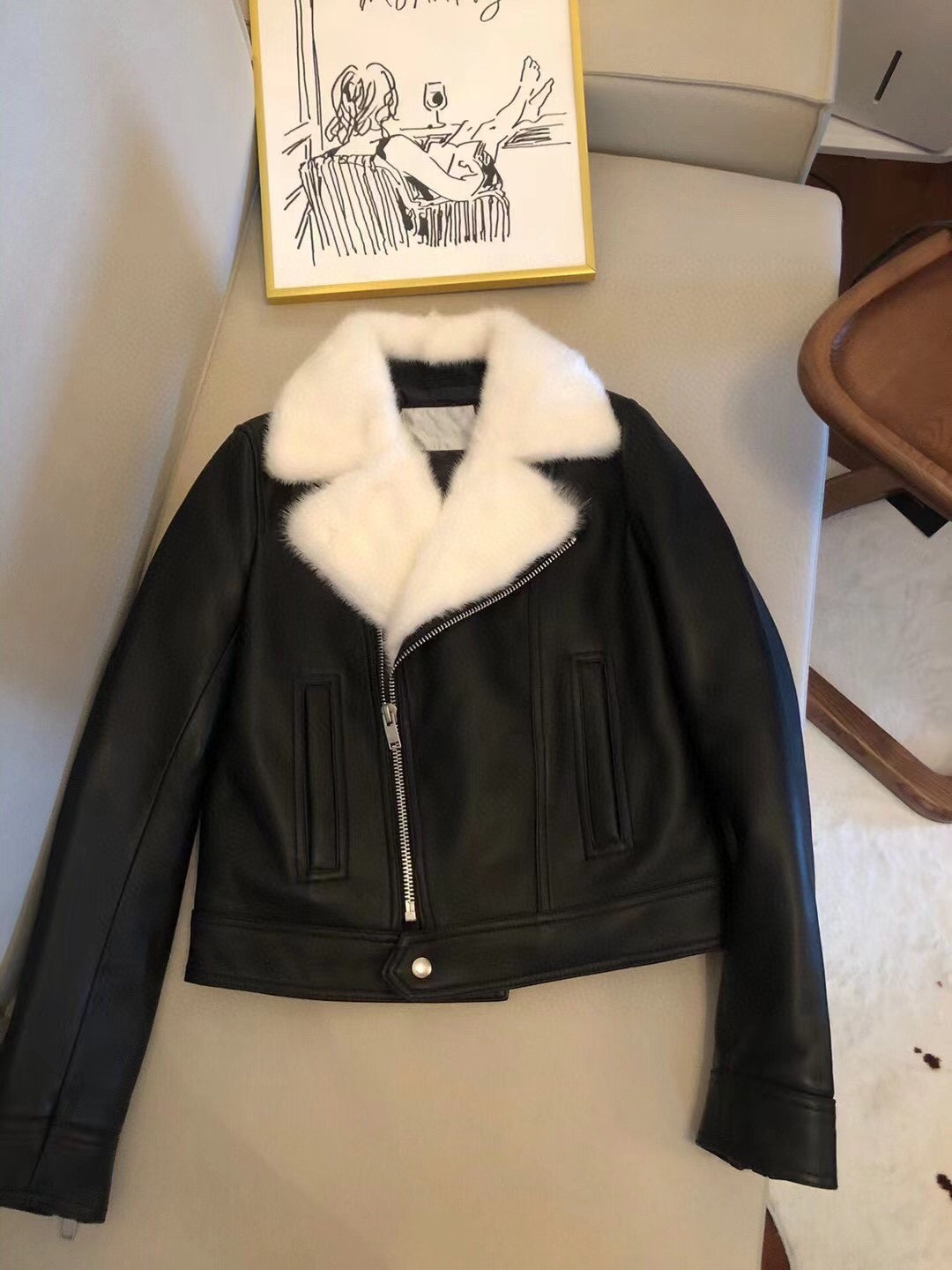 Lambskin jacket with mink collar