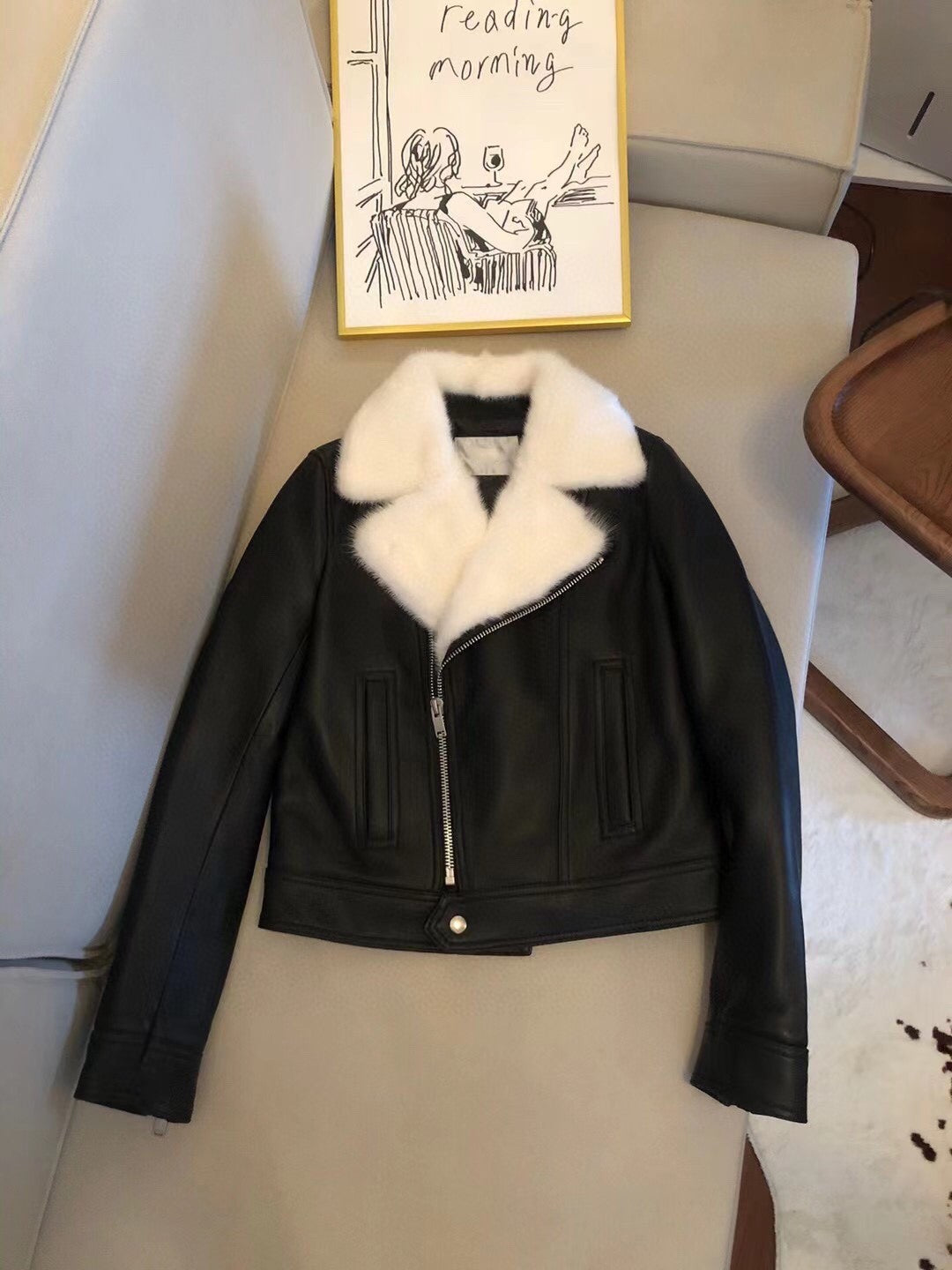 Lambskin jacket with mink collar