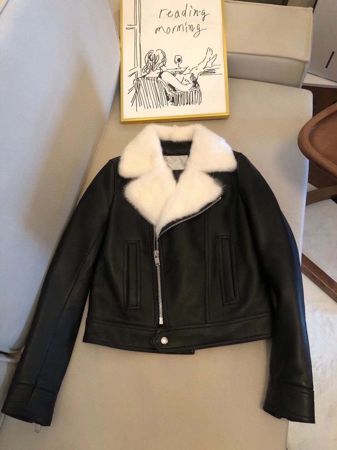 Lambskin jacket with mink collar