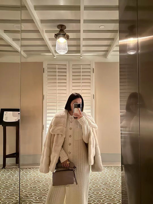 White mink fur